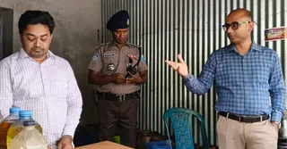 মানিকগঞ্জে বেশি দামে জ্বালানি তেল বিক্রির অভিযোগে ৫০ হাজার টাকা জরিমানা